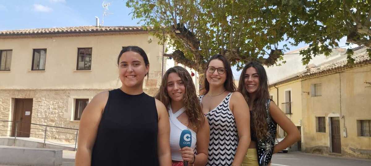 REINA Y DAMAS DE SAN ESTEBAN DE GORMAZ 2023