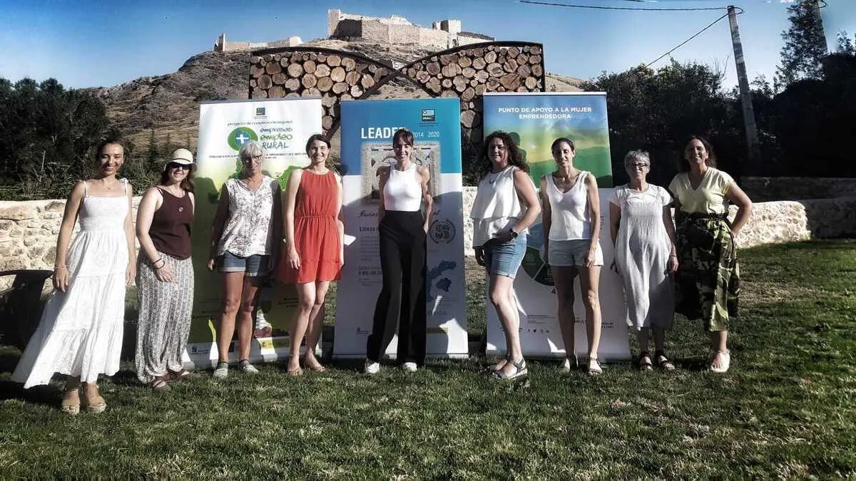 MUJERES EN DANZA IX