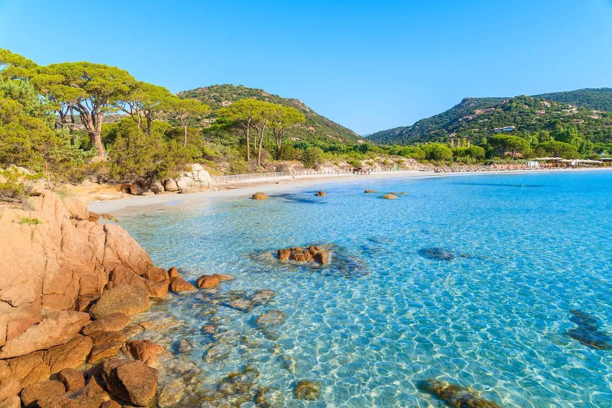 La Playa de los Romanos, Bahía de Bayas